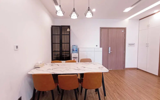 Metropolis Apartment