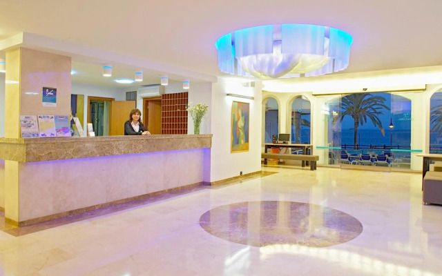 Apartamentos Mar y Playa
