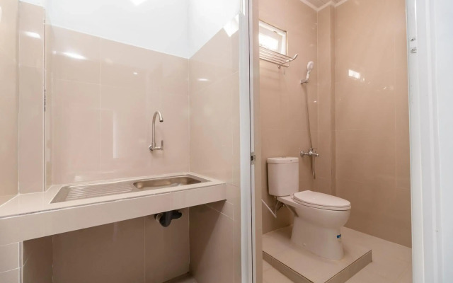 RedDoorz Plus near Palembang Icon Mall 2