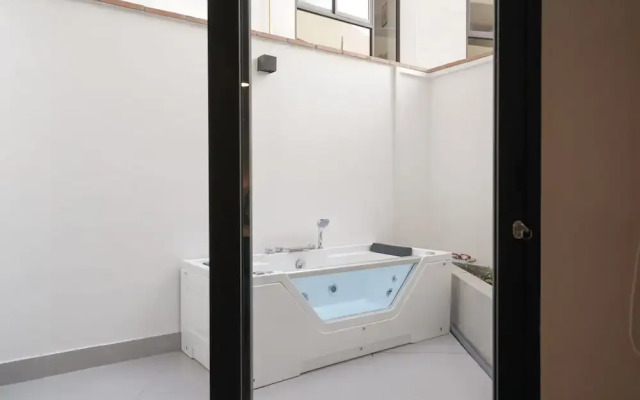 GLOBALSTAY. New Studios with Jacuzzi