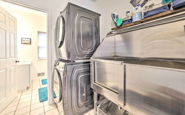 Bellaire Home w/ Game Room & On-site Snow Trails!