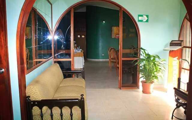 La Posada de Lobo Hotel & Suites