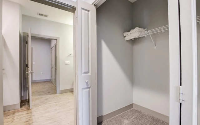 FRONTDESK The Vue Apts Downtown Indianapolis
