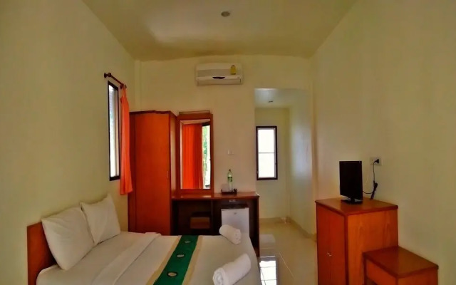 CAPITAL O1142 Laemkum Beach Resort