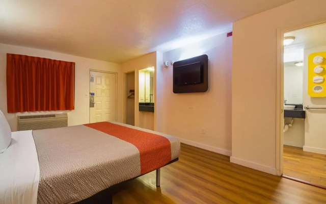 Motel 6 Dallas - Garland - Northwest Hwy