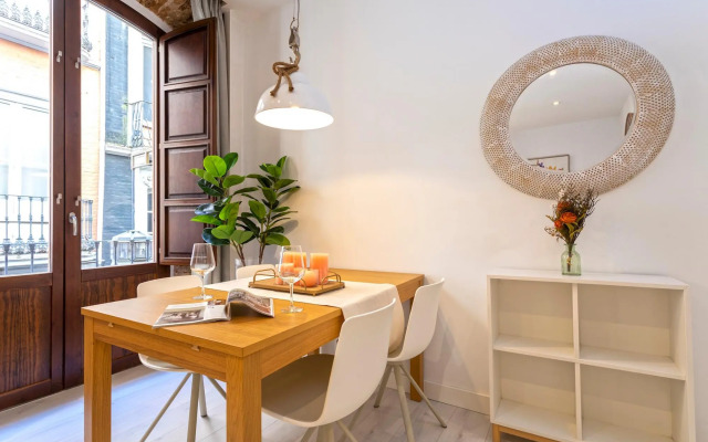 Lovely studio near the Cathedral. Zacatin 102