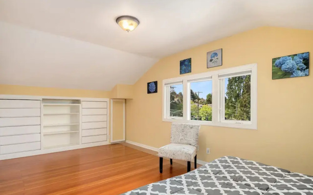 Seattle Vacation Home: Montlake 7 Bedroom