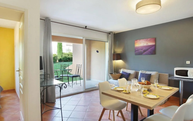 Apartment in Greoux-les-bains Near Lakes