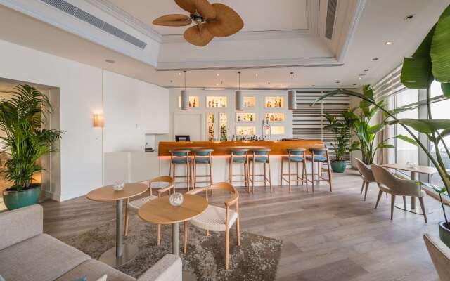 Sesimbra Oceanfront Hotel