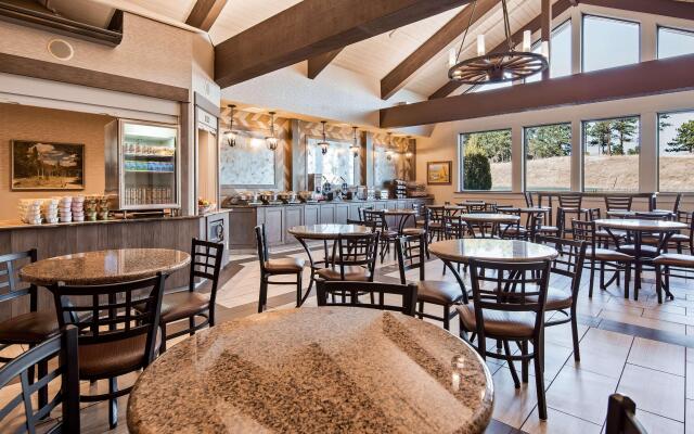 Best Western Plus Silver Saddle Inn