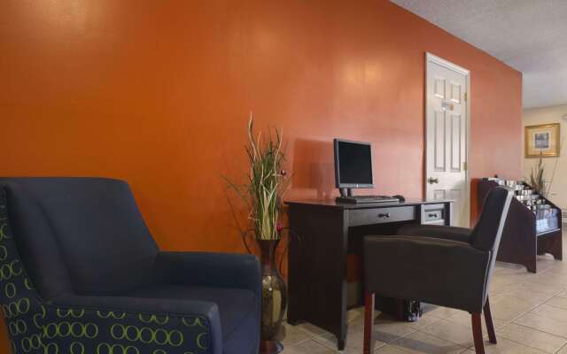 Super 8 by Wyndham Prestonsburg