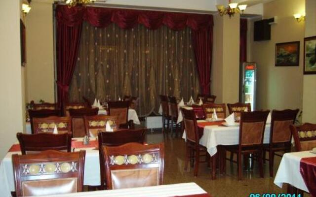 Hotel Golden Rose