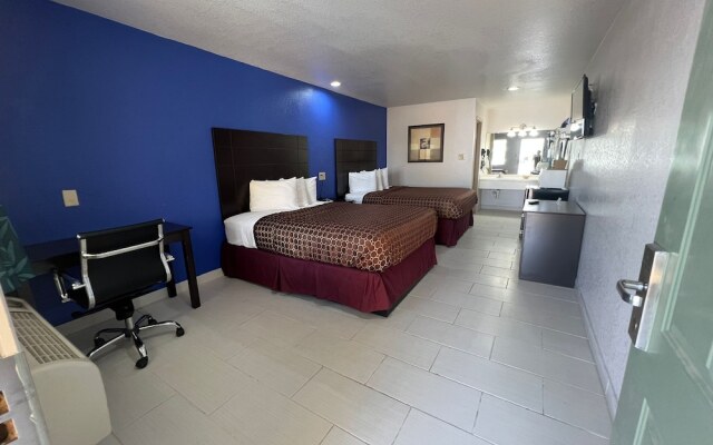 Country Hill Inn and Suites