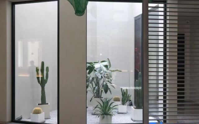 Xianju Chun and Qingxi Homestay