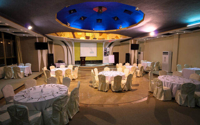 Best Western Plus Paramount Hotel