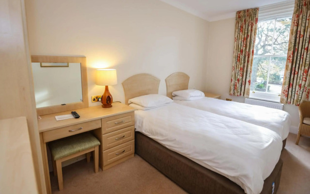 The Grove Hotel