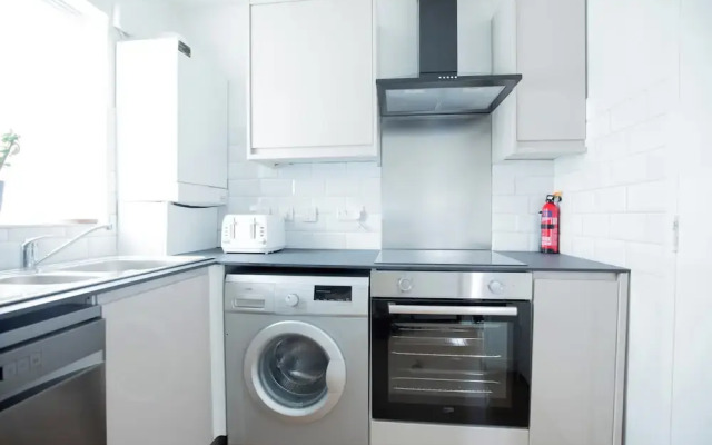 1 Bed Flat - Sleeps 4 - Pets - Parking - Wifi