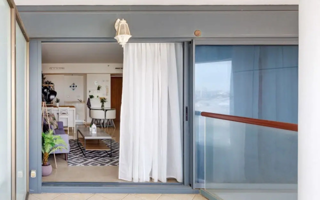 Beach Front Dream Suite & Pool