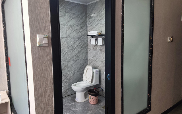 Dexin Express Hotel (Zhangqiu Harmony Plaza)
