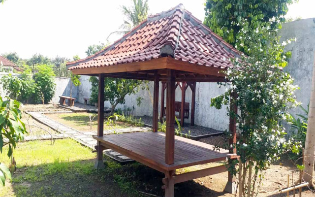 RedDoorz Syariah near Lombok Epicentrum Mall