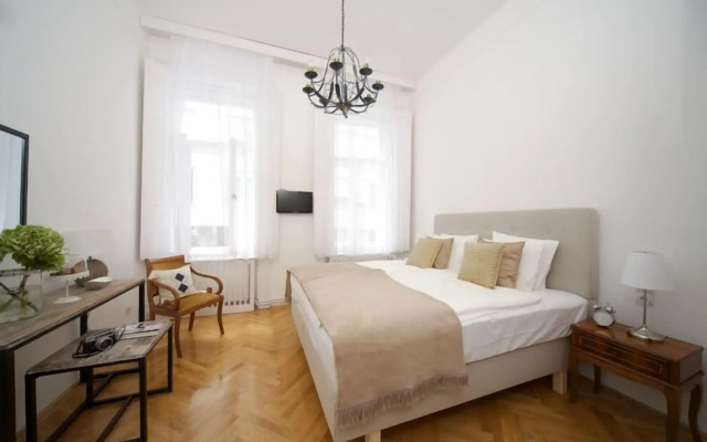 House Beletage-Boutique Hotel