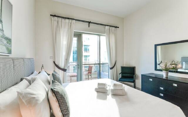 Metropolis Fountain View