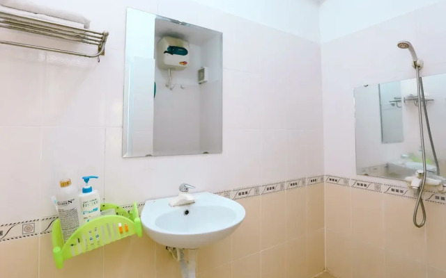 Huong Quynh Hotel