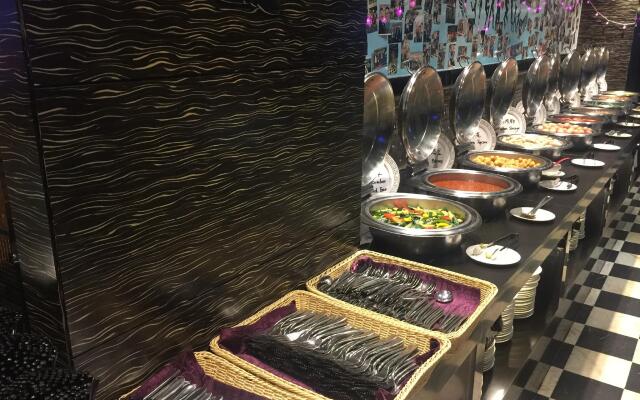 La Perle International Hotel - Free shuttle between hotel and Exhibition Center during Canton Fair & Exhibitor registration Counter