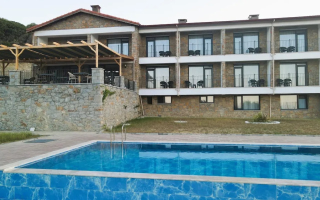 Rigani Gökçeada (+14)