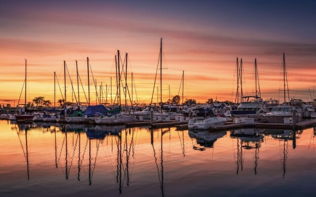 Calm Beach Haven Resort Herzliya Marina