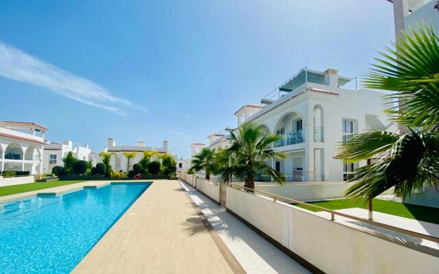 Fortuna Penthouse with roof terrace, AC and pool