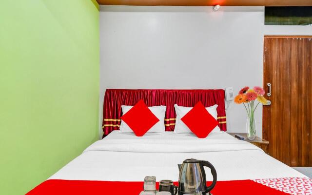 OYO 88242 Hotel Deux