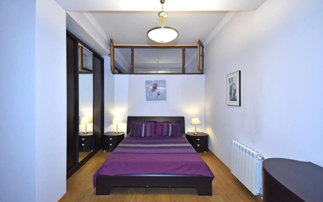 Aram street, 2 bedrooms Beautiful and Spacious apartment DI486