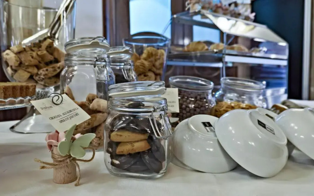 Kelina Charme Hotel by Cantine Due Palme