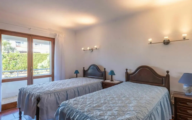 Cozy Villa in Albufeira With Swimming Pool