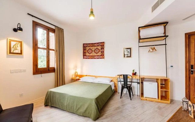 Djumba Hotel & Cafe