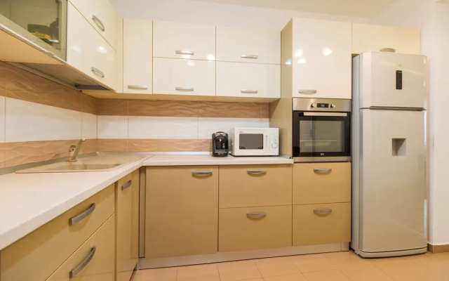 Relax Apartment Coresi Mall