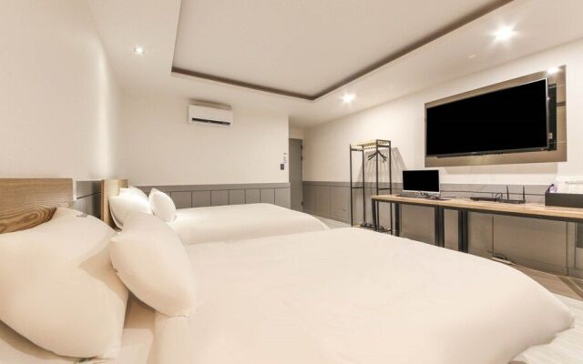 Tour Hotel