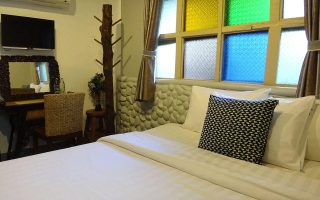 Stay With Me Guesthouse