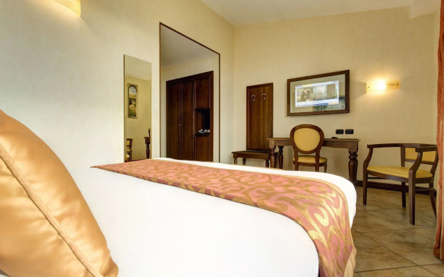 Hotel Athena