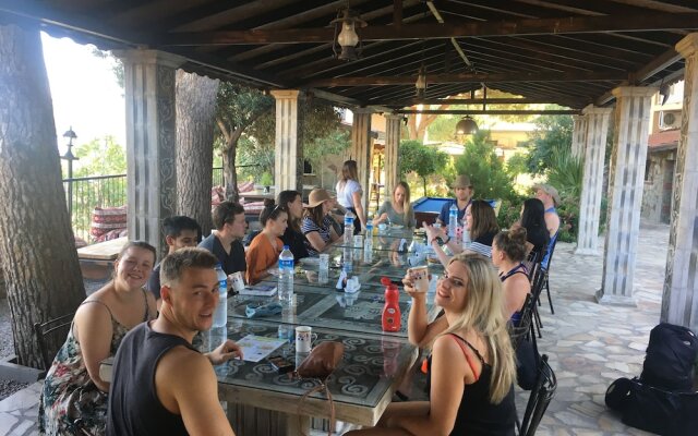 Efes Hidden Garden Resort Otel