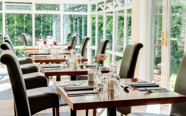 Craig-y-Dderwen Riverside Hotel
