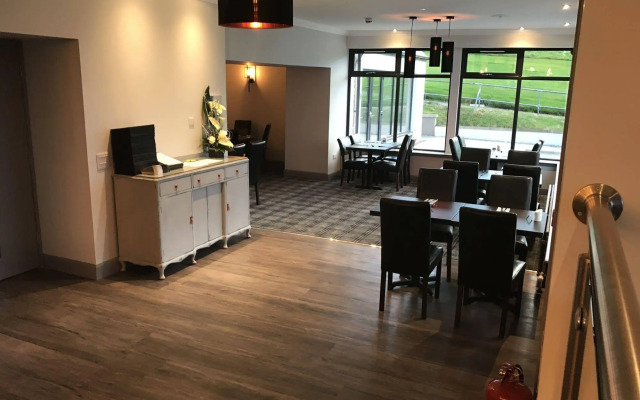The Knowes Hotel & Restaurant