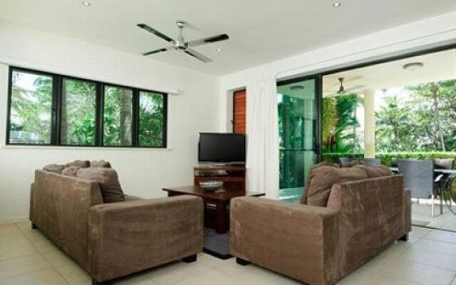 Cairns Beach Holiday Apartment
