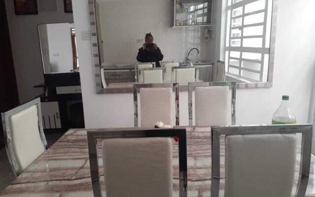 Lux suites Utawala Family House