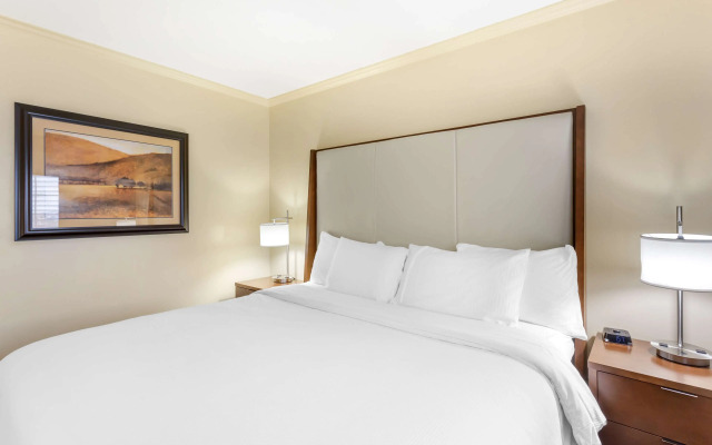 Best Western Plus Cottontree Inn