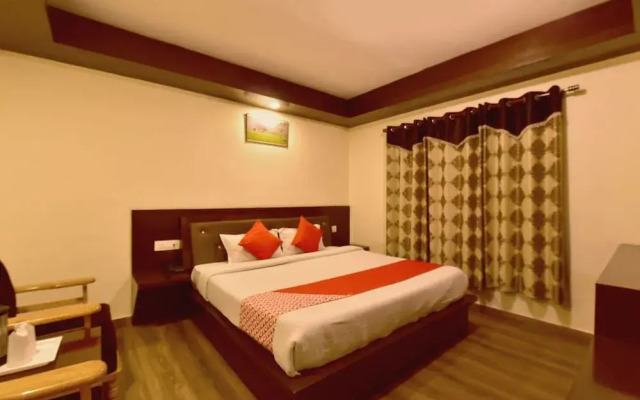 OYO 19498 Hotel Tridev