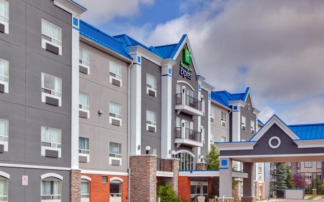 Holiday Inn Express Hotel & Suites Calgary S-Macleod Trail S, an IHG Hotel