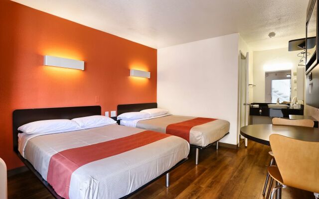 Super 8 by Wyndham Walnut Creek