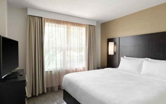 Staybridge Suites Philadelphia Valley Forge 422 by IHG